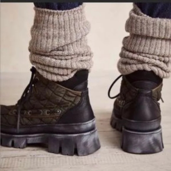Free People Quilted Dawn Hiking Boot 38/8 NIB - Picture 3 of 11